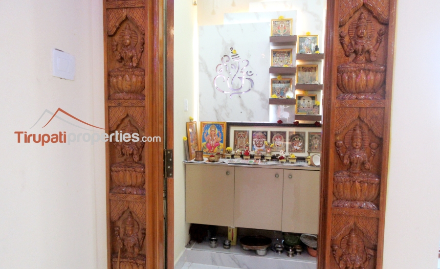 1650 Sft East Facing #FullyFurnished #3Bhk #ResaleFlatforSale Near Hotel Bliss, #Tirupati